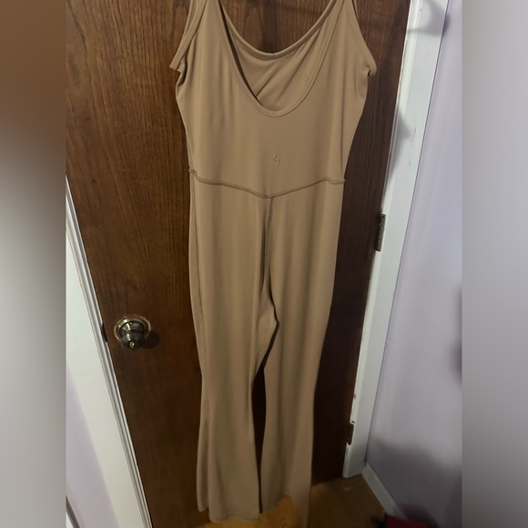 JoyLab Flare Leg Sleeveless Bodysuit Unitard NW
Jumpsuit One-Piece Large Tan - Picture 5 of 8